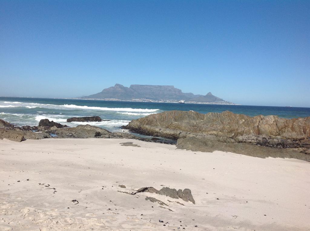 White Waves Beach House Bloubergstrand Eksteriør billede